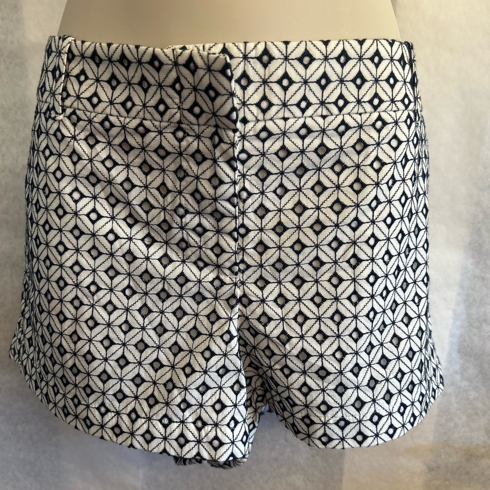 J. Crew eyelet black & White Shorts with‎ Geometric Pattern NWT Sz-10. S15